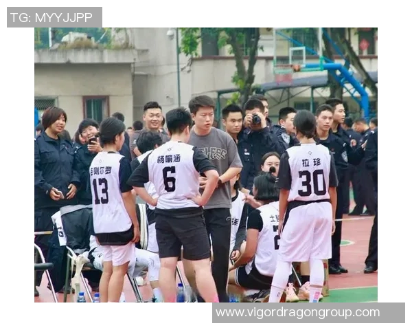 全运会回顾:重庆篮球队展现出强大实力与团队精神的精彩表现 全运会回顾:重庆篮球队展现出强大实力与团队精神的精彩表现