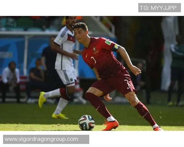 足球明星高清包装图片大合集展现球场魅力与风采的视觉盛宴 足球明星高清包装图片大合集展现球场魅力与风采的视觉盛宴